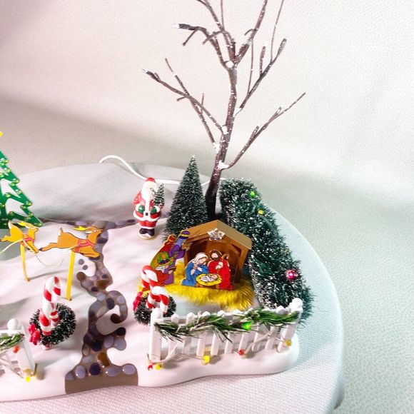 Dept 56 Village Accessories # 52506 Festive Front Yard Christmas Nativity Scene - Picture 9 of 16